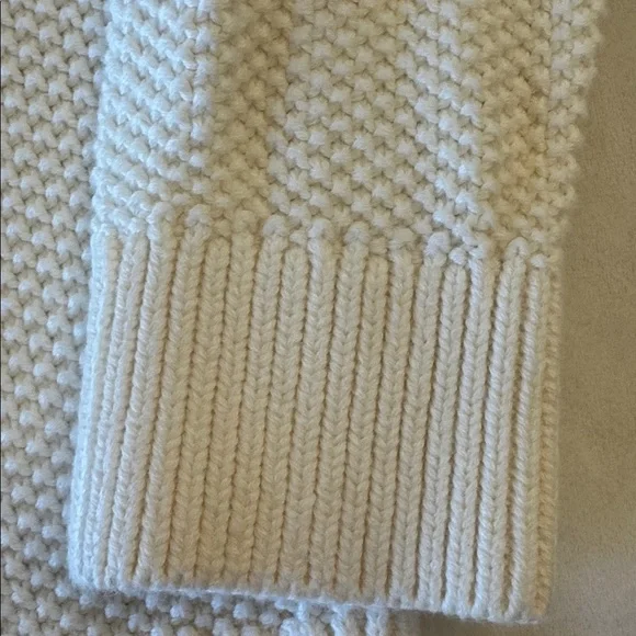 L.L. Bean Signature Knit Sweater - Cream, sz M - Picture 4 of 10